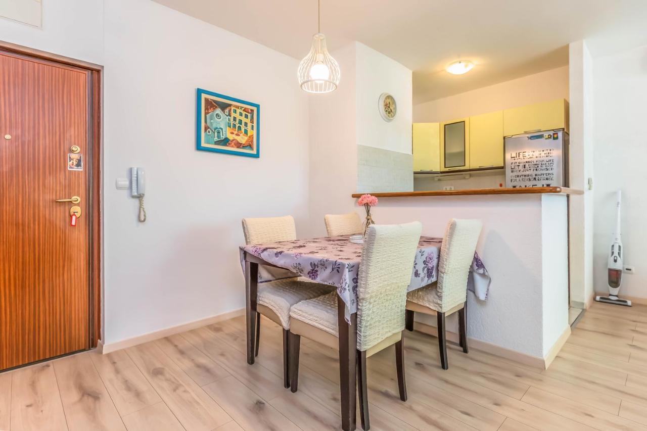 Ferienwohnung Downtown Pearl Omiš Exterior foto