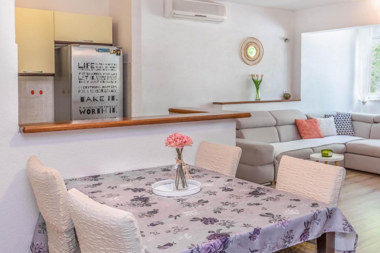 Ferienwohnung Downtown Pearl Omiš Exterior foto